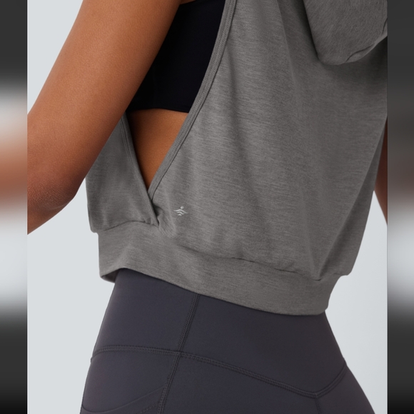 HALARA Gray Sleeveless Hoodie - Picture 3 of 11